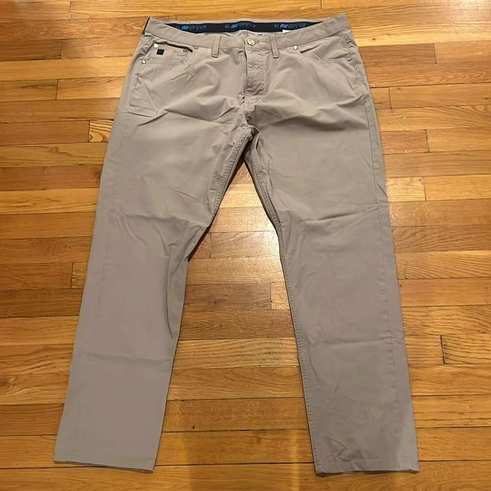 Vineyard Vines OTG pants size 38